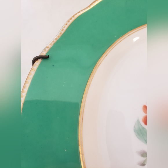 5 Vintage Green Floral Plates with Gold Rim - Picture 12 of 16
